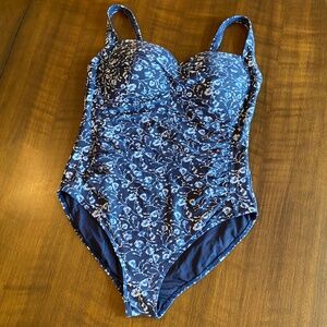 Nip Tuck ladies swim suit size 12